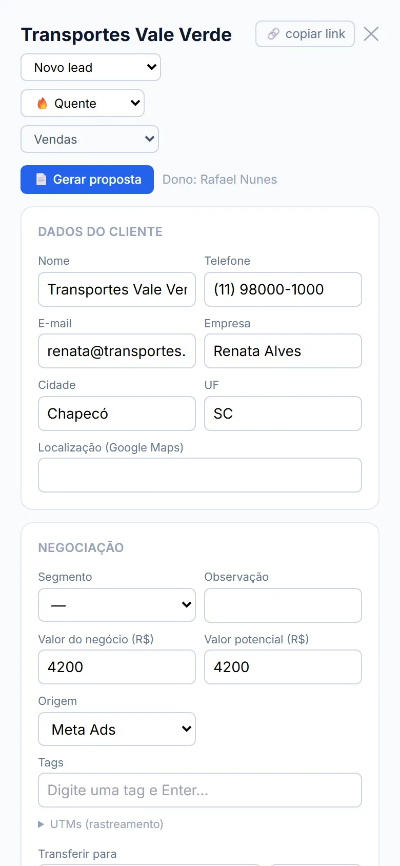 Ficha do lead com dados, negociação e UTMs